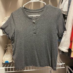 American Eagle grey tee